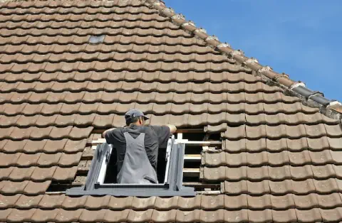 Pose de velux - Laure-Minervois